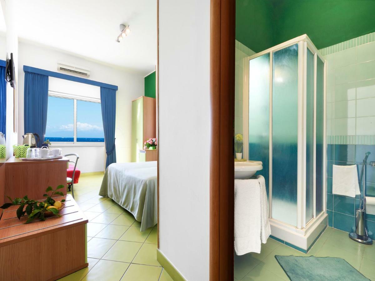 Alta Marea Sorrento Hotel มัสซาลูเบรนเซ ภายนอก รูปภาพ